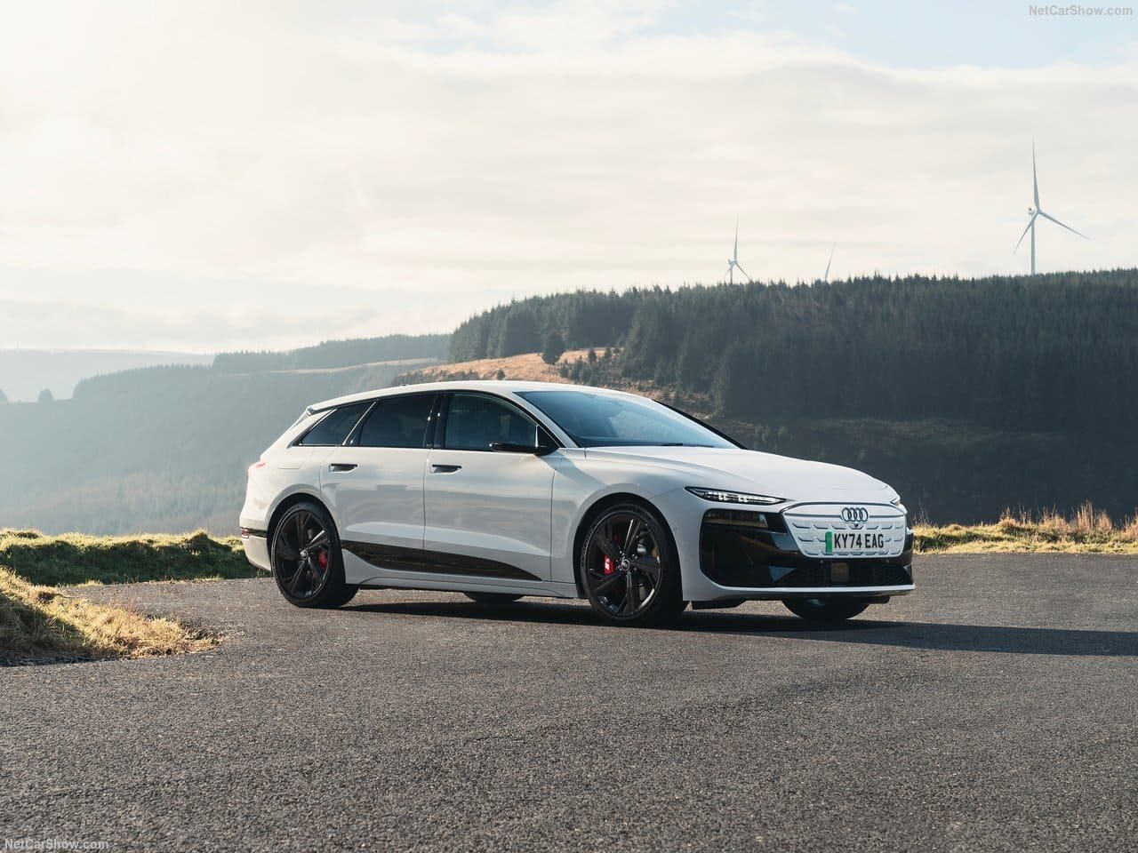 2025 - AUDI S6 AVANT E-TRON UK VERSION, foto 3