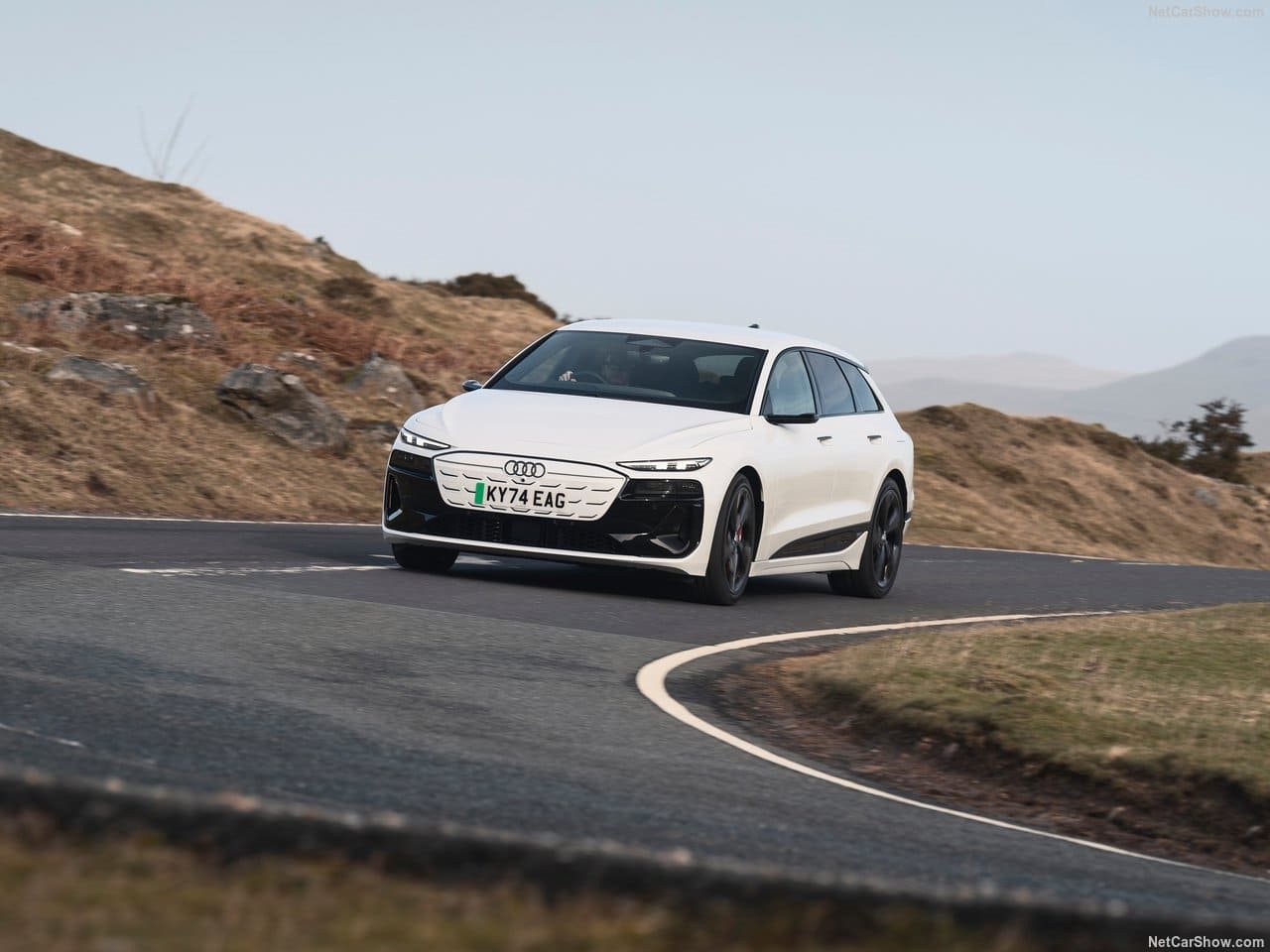 2025 - AUDI S6 AVANT E-TRON UK VERSION, foto 6