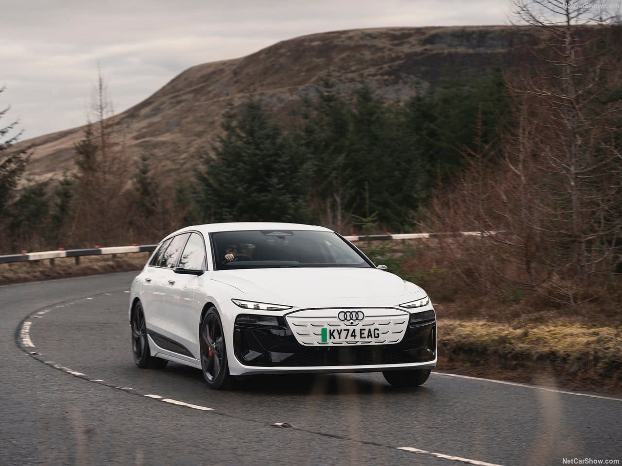 2025 - AUDI S6 AVANT E-TRON UK VERSION, foto 9