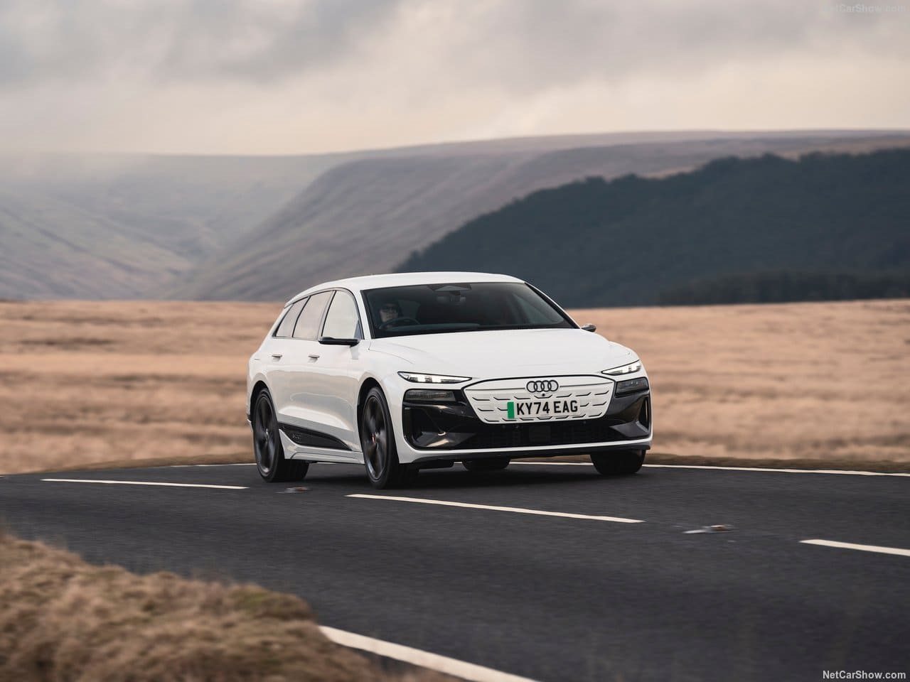2025 - AUDI S6 AVANT E-TRON UK VERSION, foto 10
