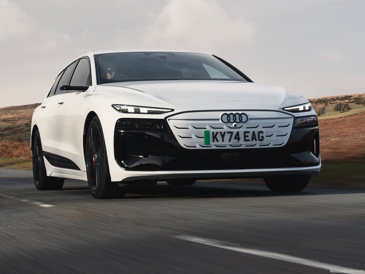 2025 - AUDI S6 AVANT E-TRON UK VERSION, foto 13