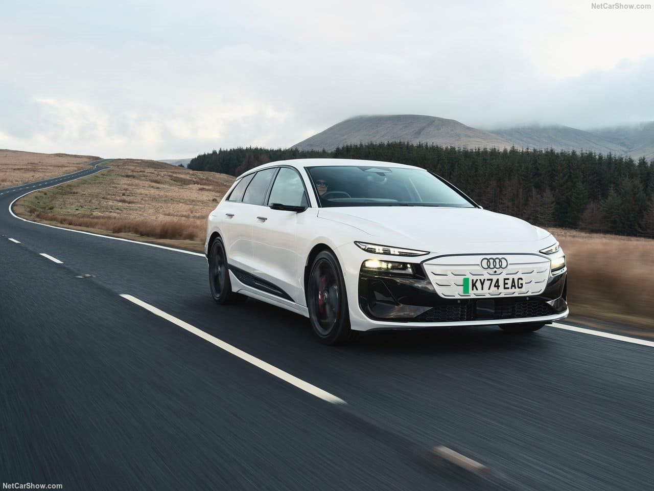 2025 - AUDI S6 AVANT E-TRON UK VERSION, foto 17