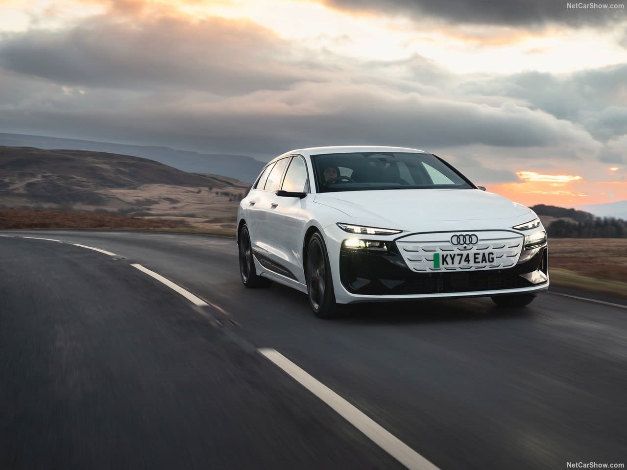 2025 - AUDI S6 AVANT E-TRON UK VERSION, foto 18
