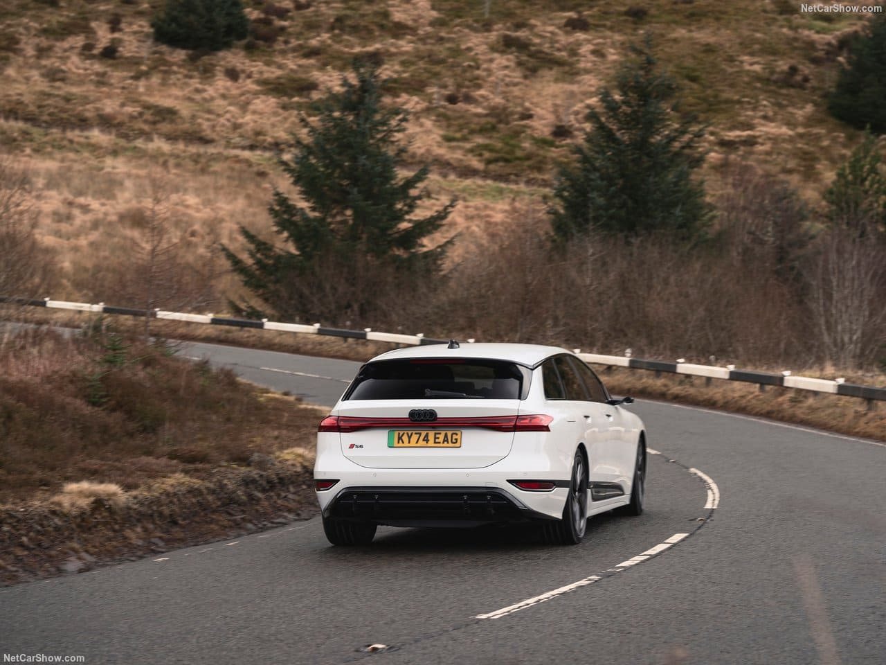 2025 - AUDI S6 AVANT E-TRON UK VERSION, foto 33
