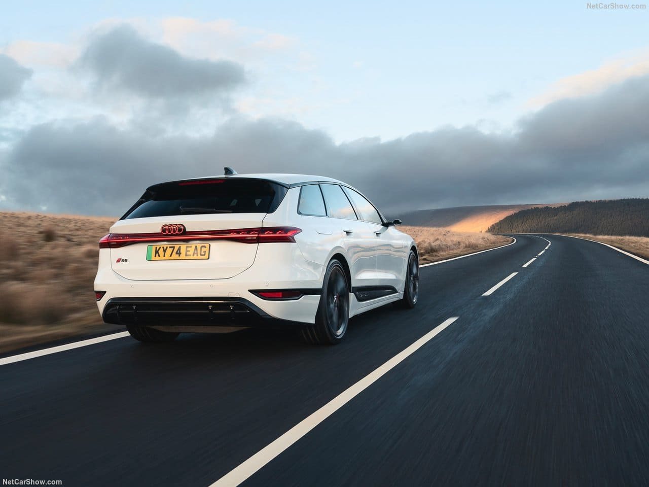 2025 - AUDI S6 AVANT E-TRON UK VERSION, foto 39