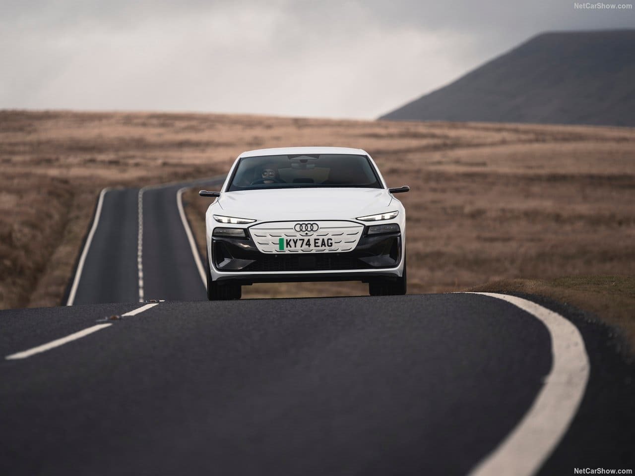 2025 - AUDI S6 AVANT E-TRON UK VERSION, foto 43