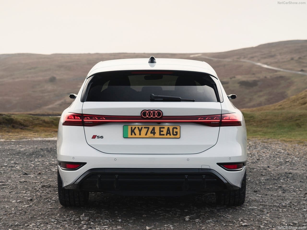 2025 - AUDI S6 AVANT E-TRON UK VERSION, foto 46