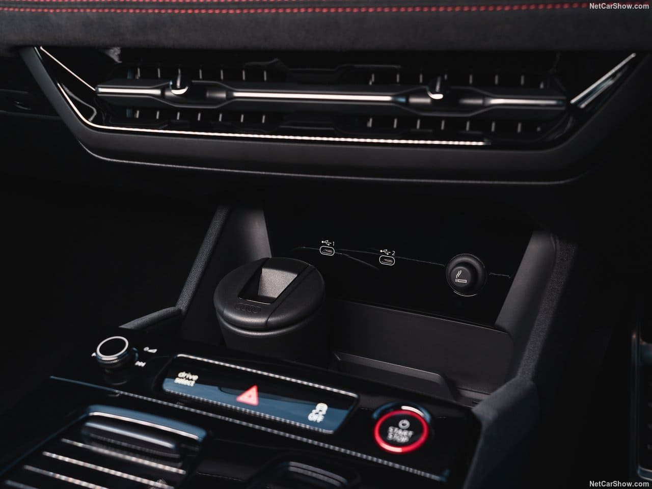2025 - AUDI S6 AVANT E-TRON UK VERSION, foto 76