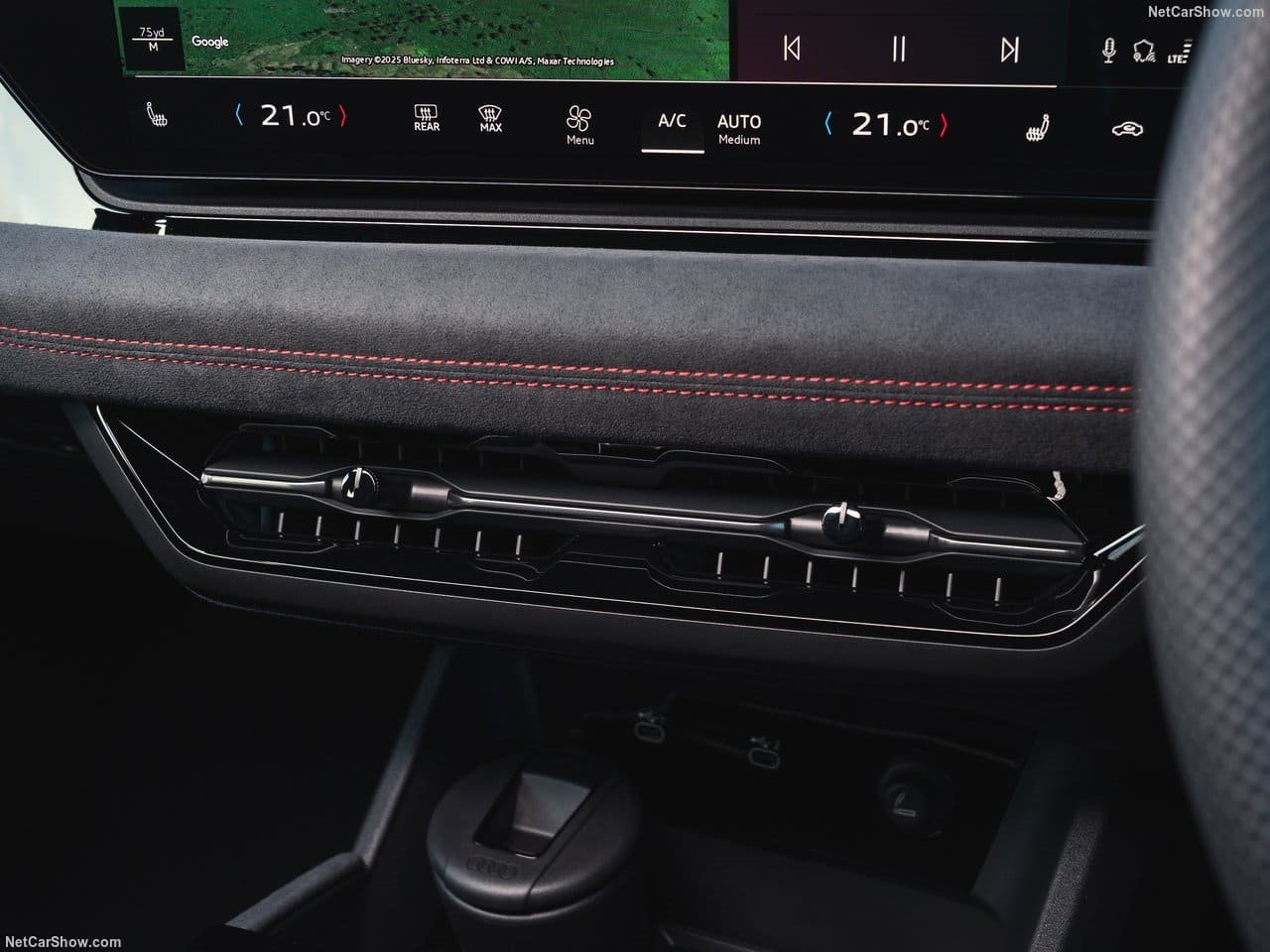 2025 - AUDI S6 AVANT E-TRON UK VERSION, foto 77