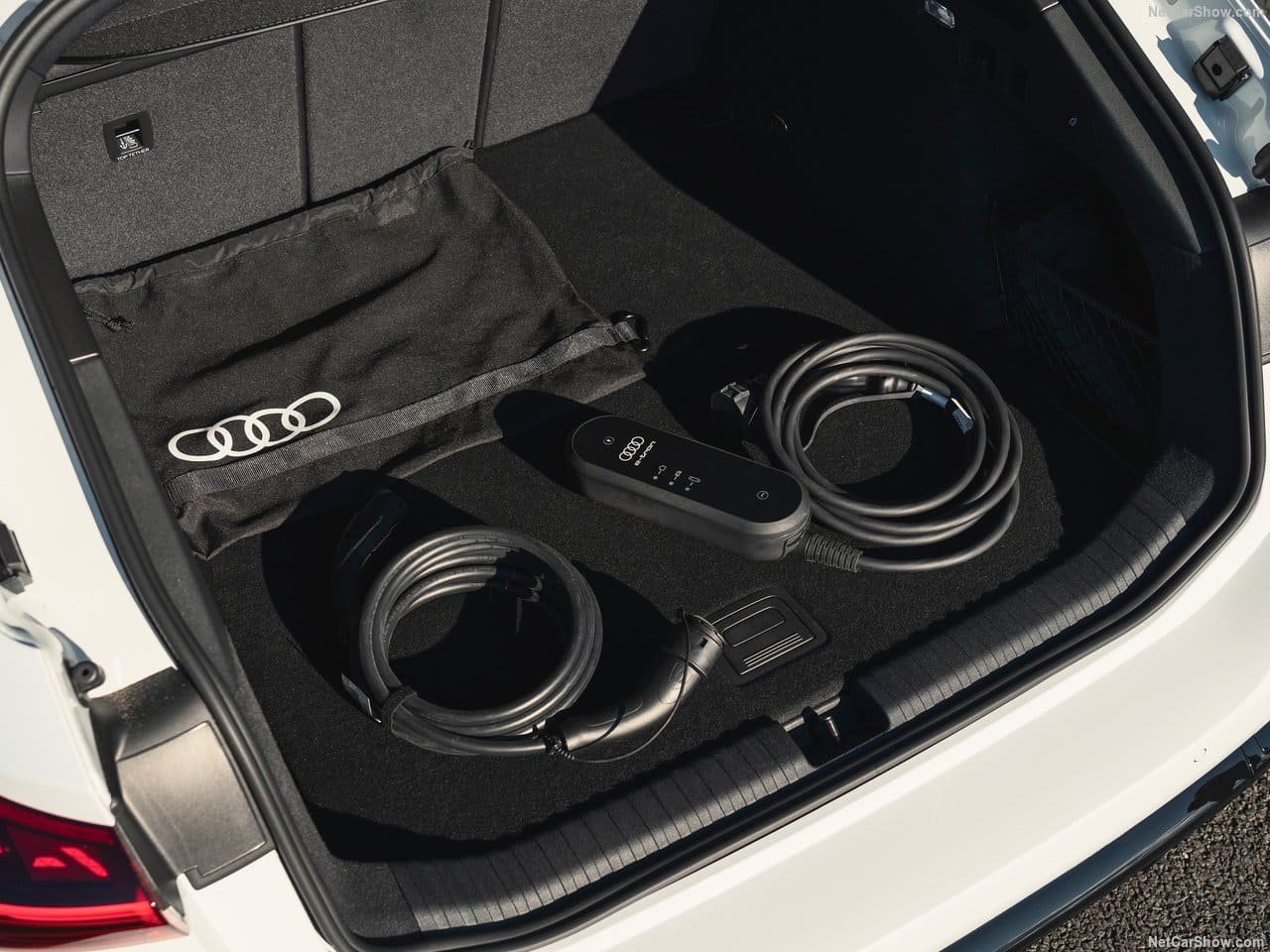 2025 - AUDI S6 AVANT E-TRON UK VERSION, foto 117