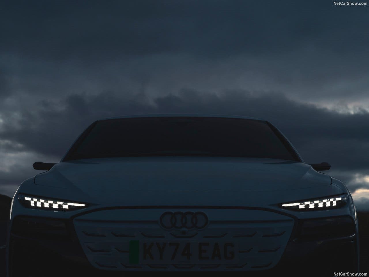 2025 - AUDI S6 AVANT E-TRON UK VERSION, foto 120