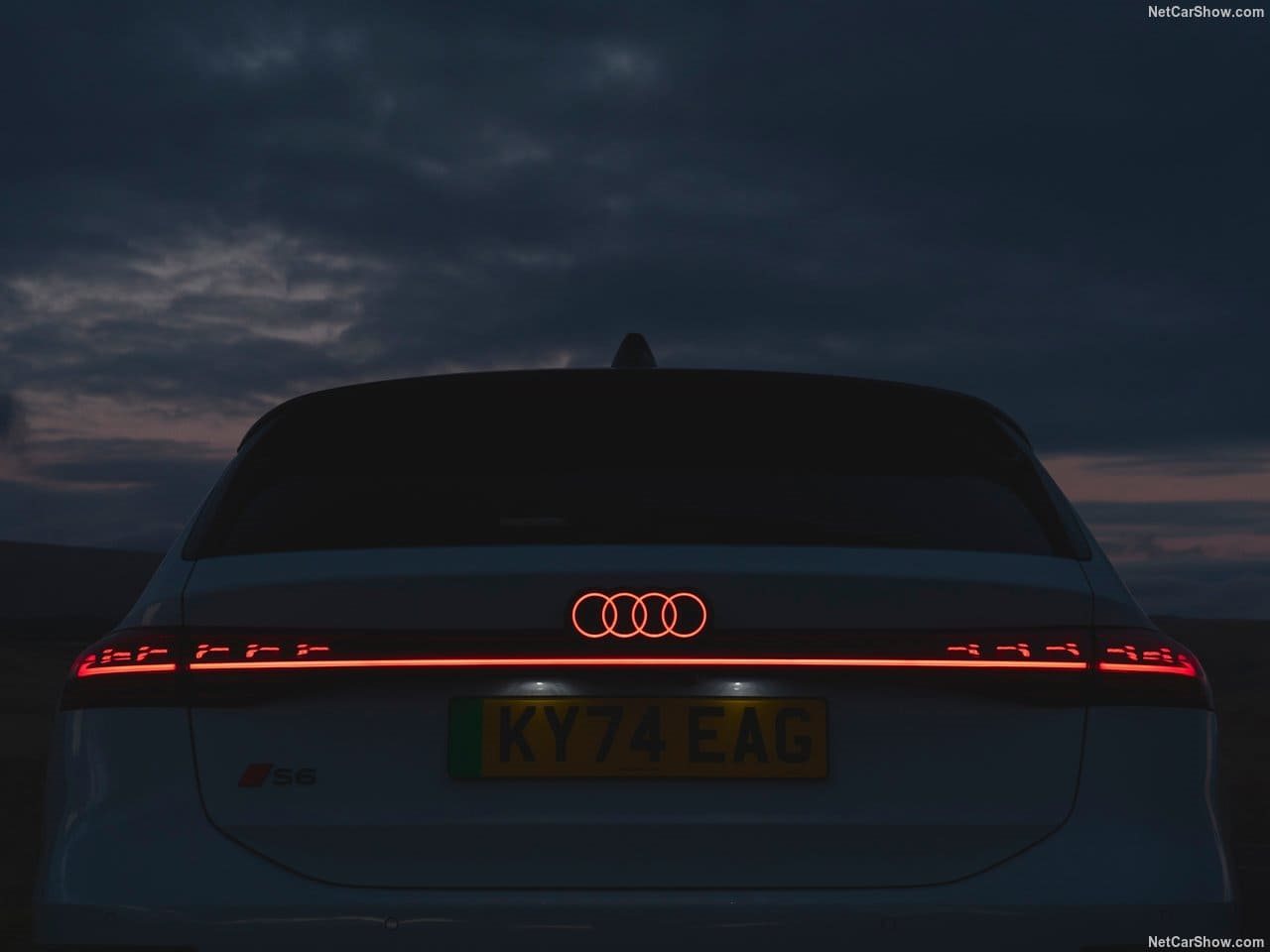 2025 - AUDI S6 AVANT E-TRON UK VERSION, foto 128