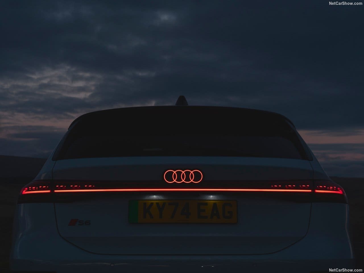 2025 - AUDI S6 AVANT E-TRON UK VERSION, foto 131