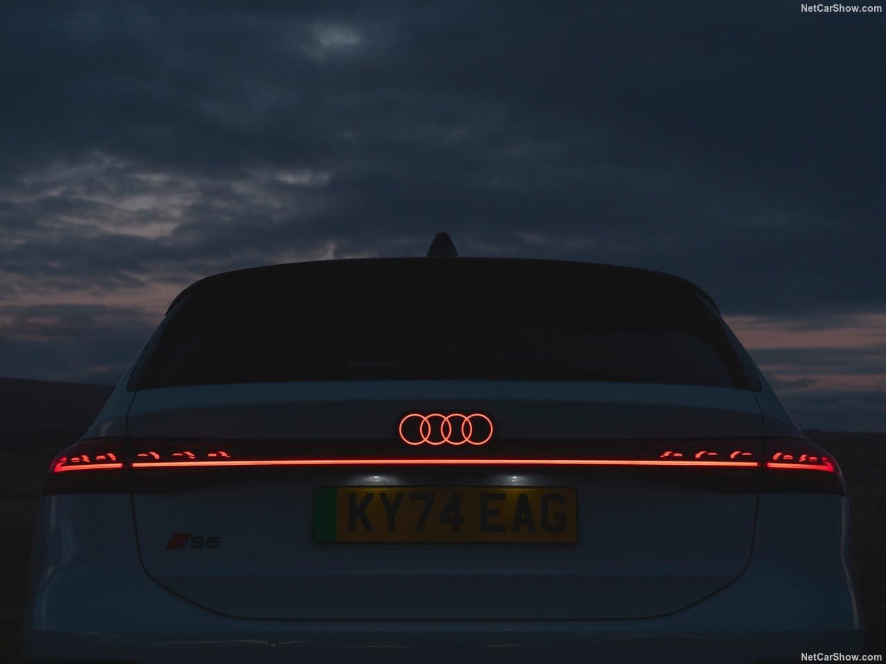 2025 - AUDI S6 AVANT E-TRON UK VERSION, foto 135
