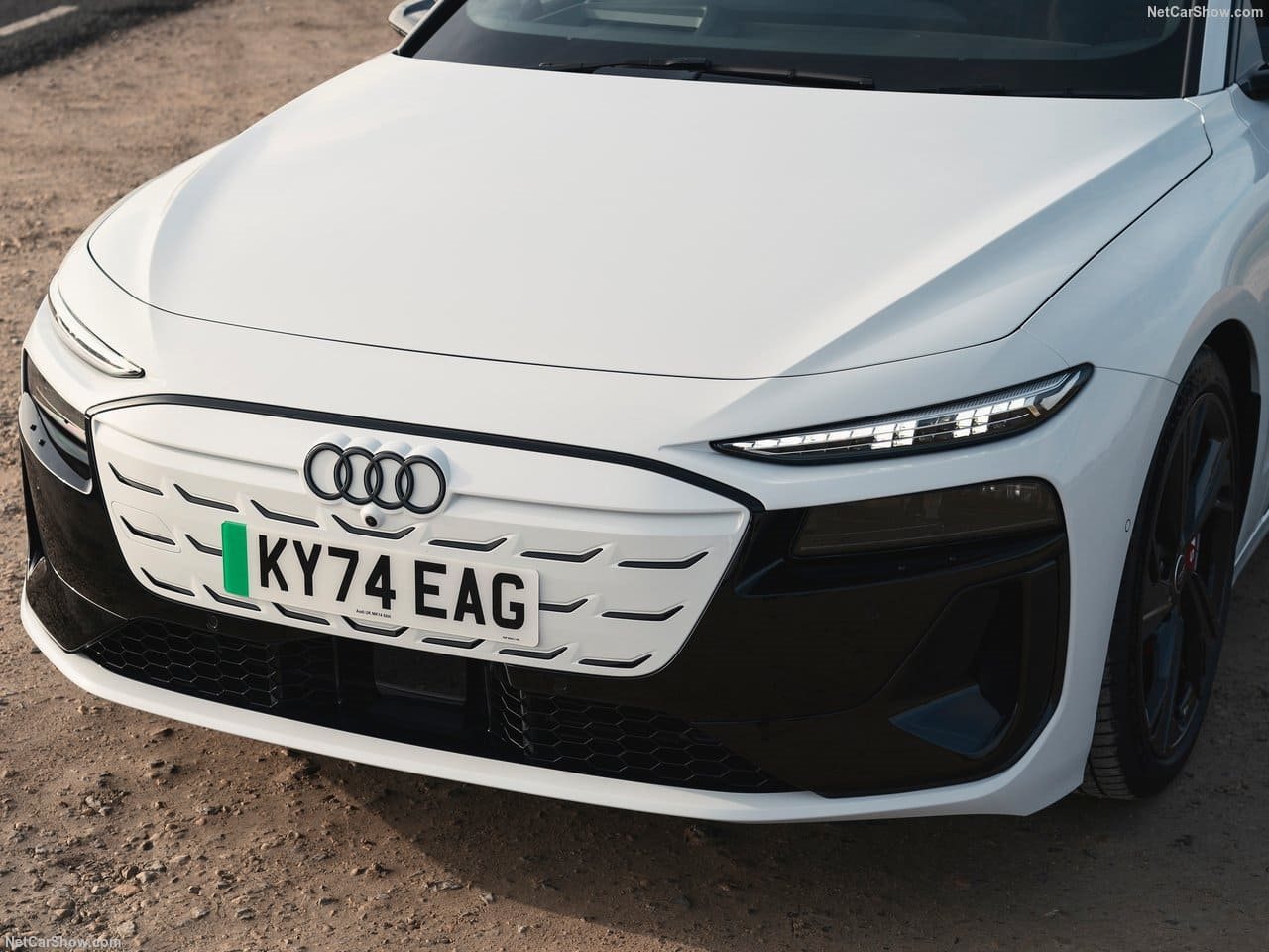 2025 - AUDI S6 AVANT E-TRON UK VERSION, foto 143