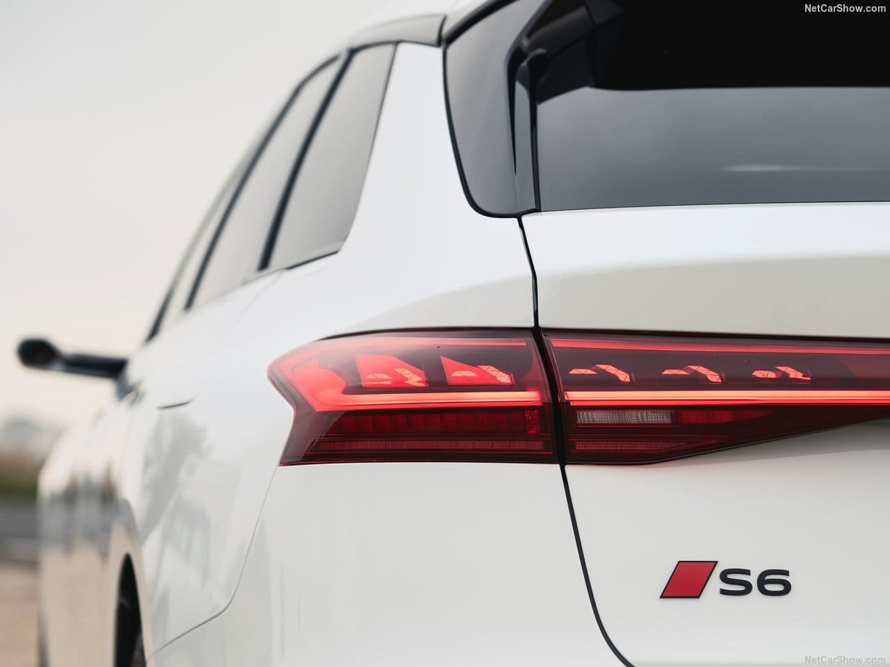 2025 - AUDI S6 AVANT E-TRON UK VERSION, foto 148