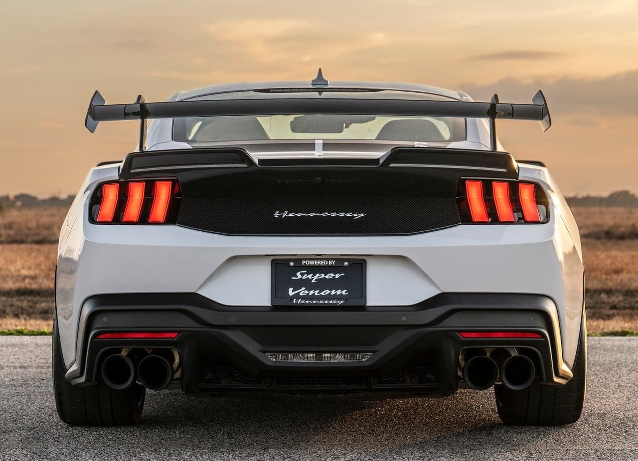FORD MUSTANG DARK HORSE SUPER VENOM BY HENNESSEY, foto 7