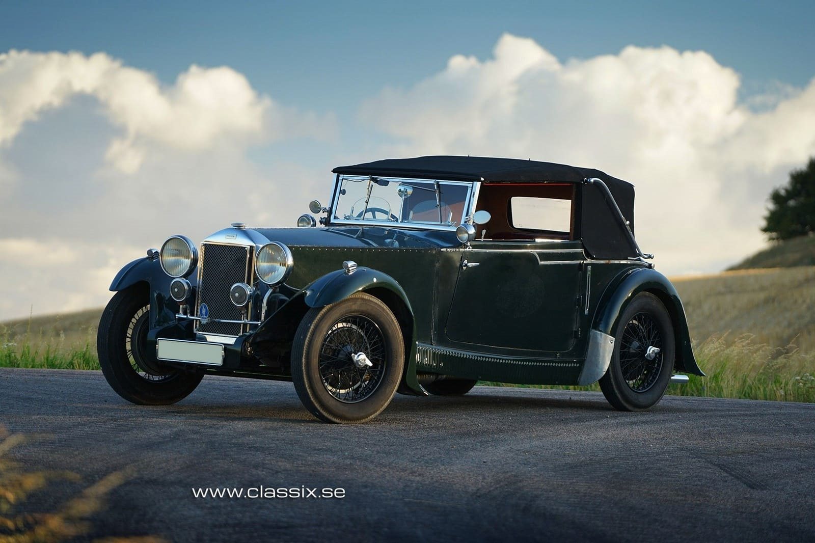 1932 - INVICTA 3 LITRE SALMONS & SONS CABRIOLET, foto 3