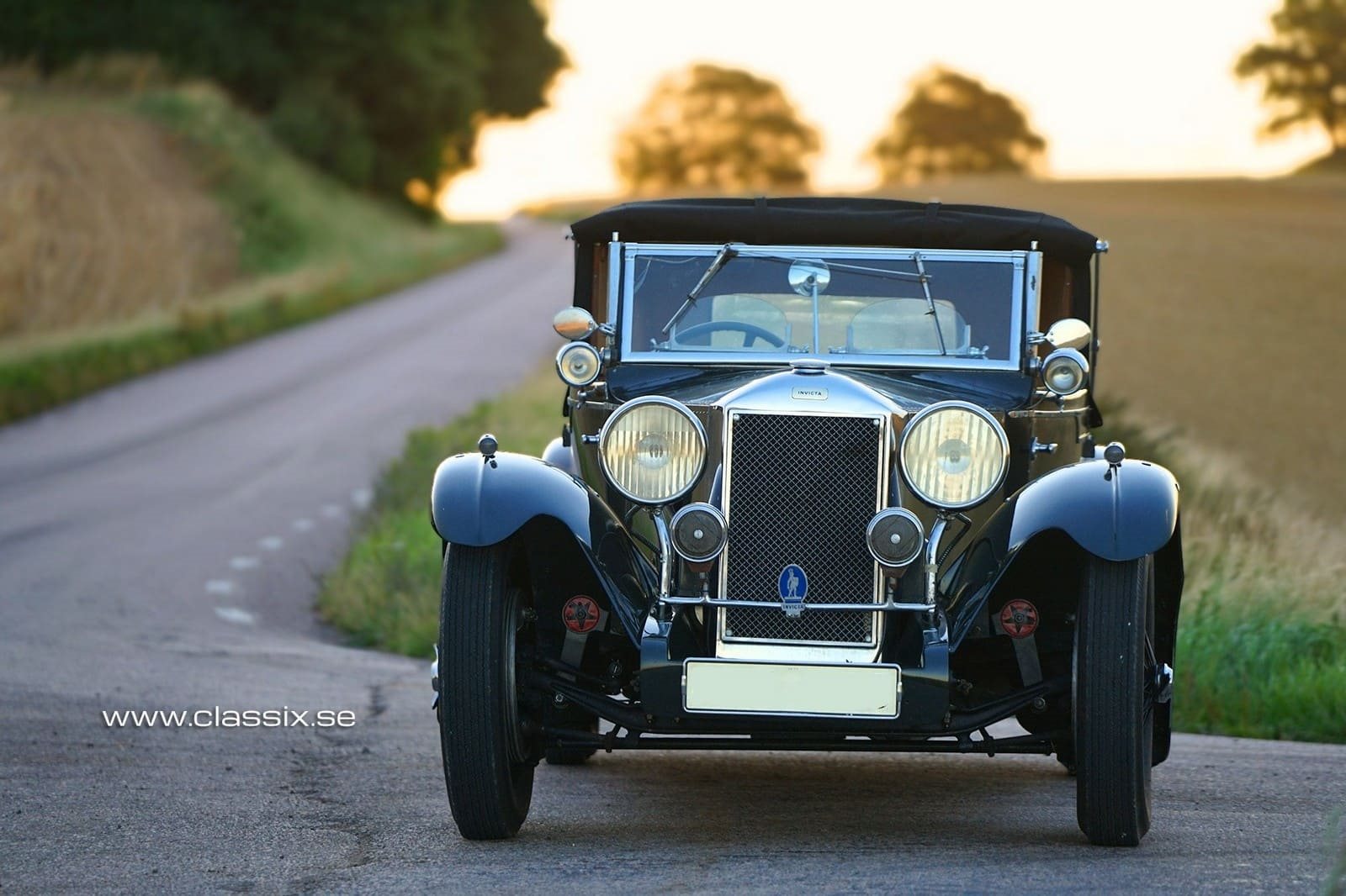 1932 - INVICTA 3 LITRE SALMONS & SONS CABRIOLET, foto 22