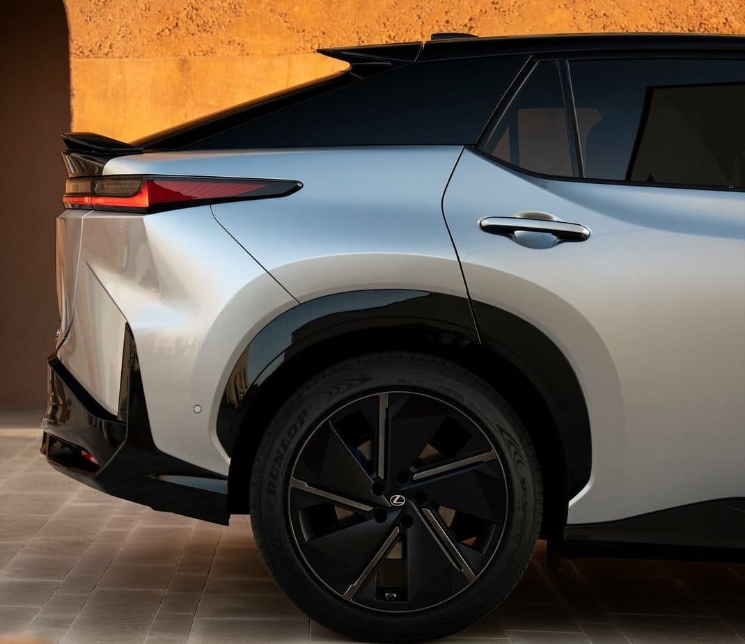 LEXUS RZ, foto 127