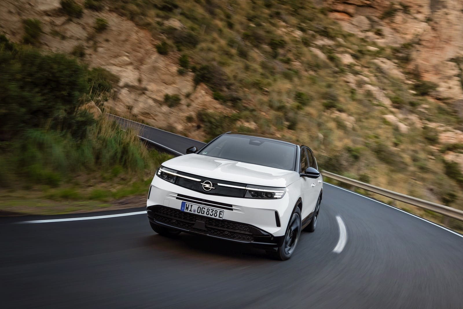 2025 - OPEL GRANDLAND PHEV WHITE, foto 4