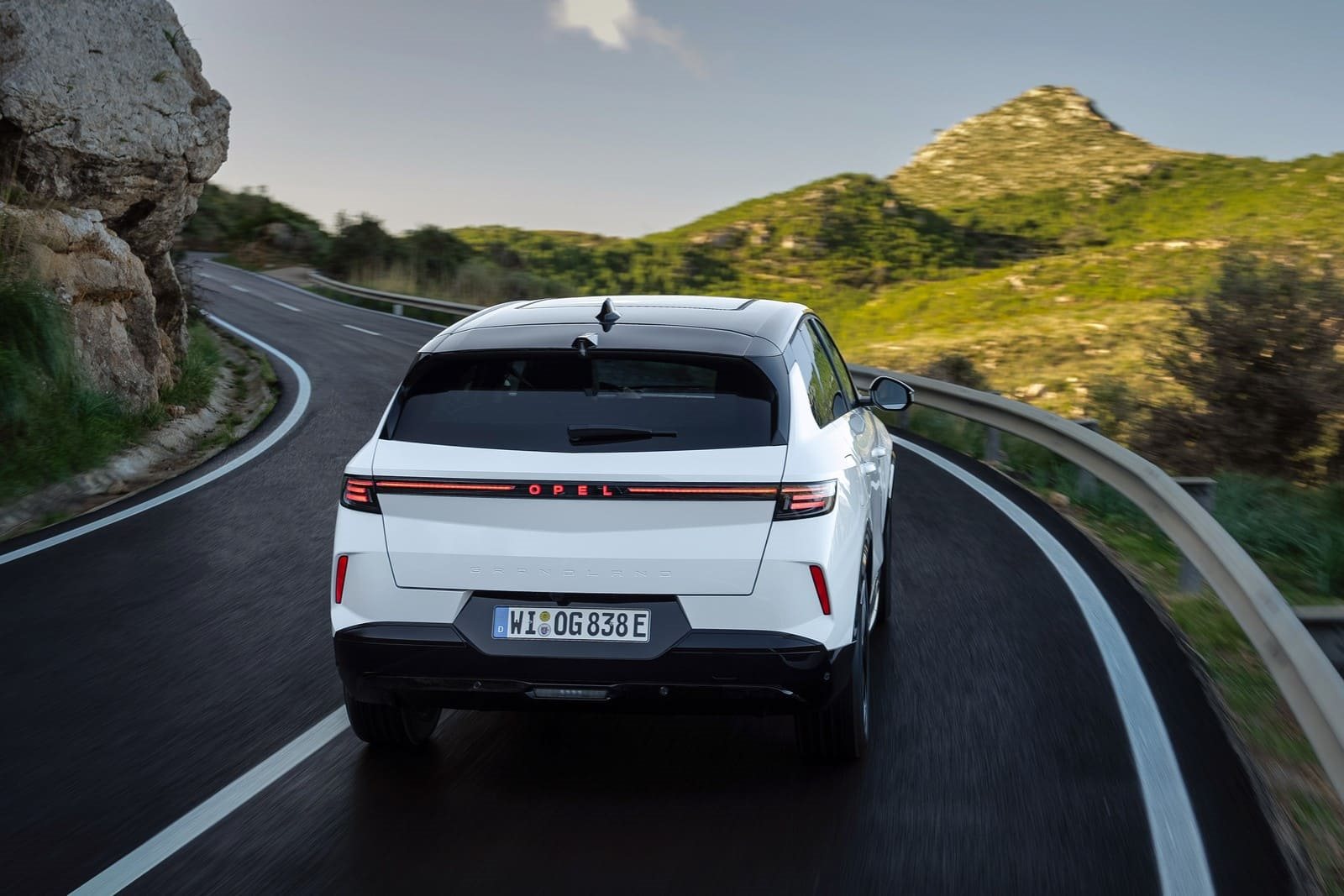 2025 - OPEL GRANDLAND PHEV WHITE, foto 7