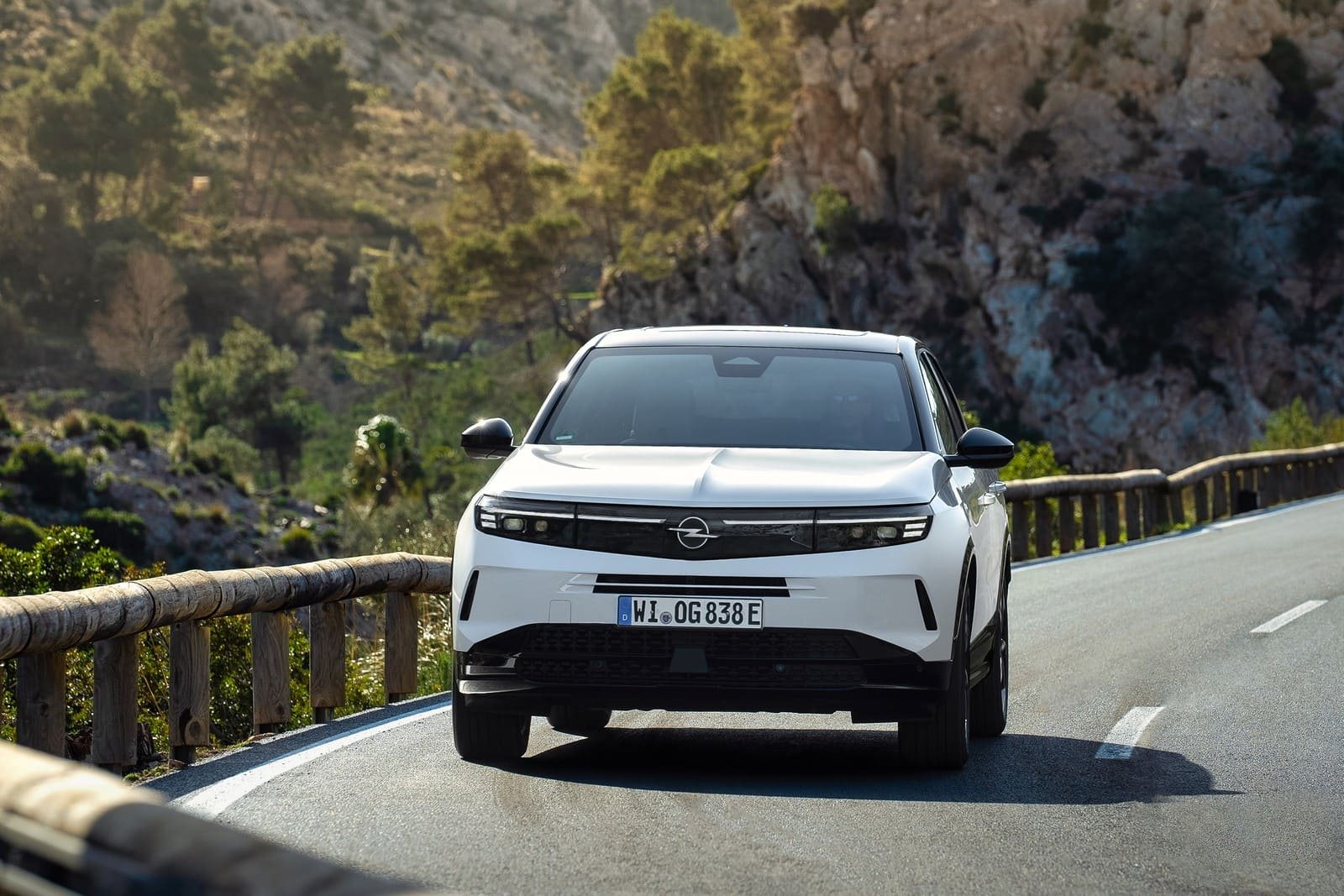 2025 - OPEL GRANDLAND PHEV WHITE, foto 8
