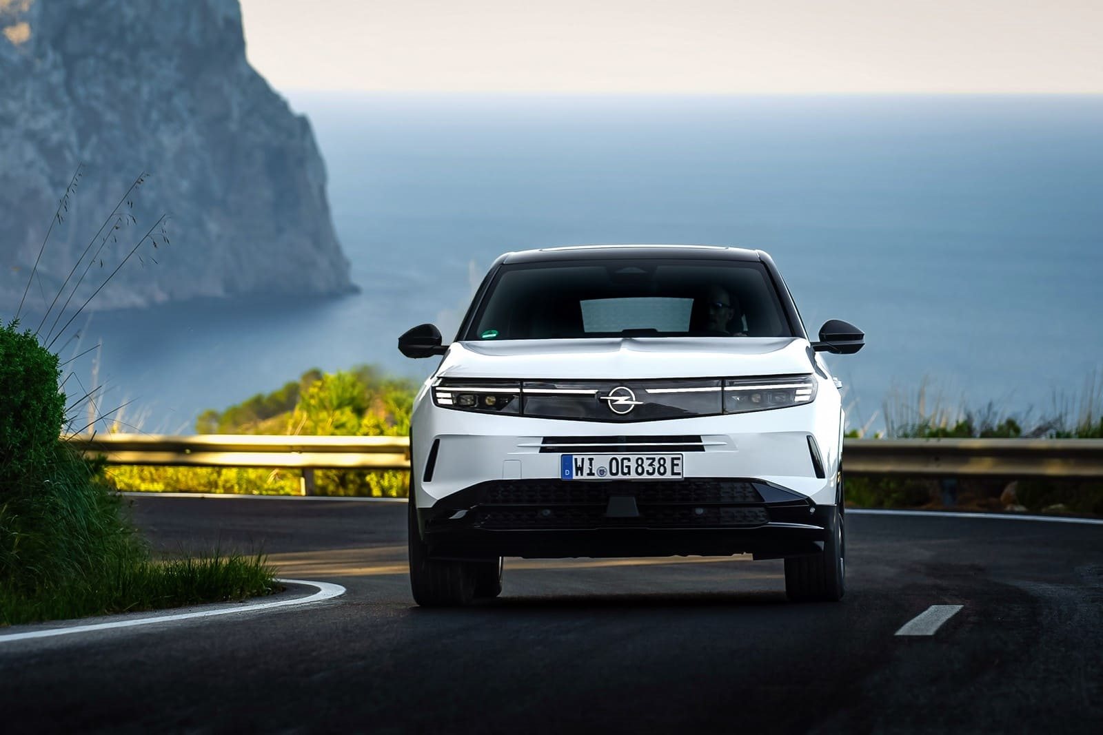 2025 - OPEL GRANDLAND PHEV WHITE, foto 10