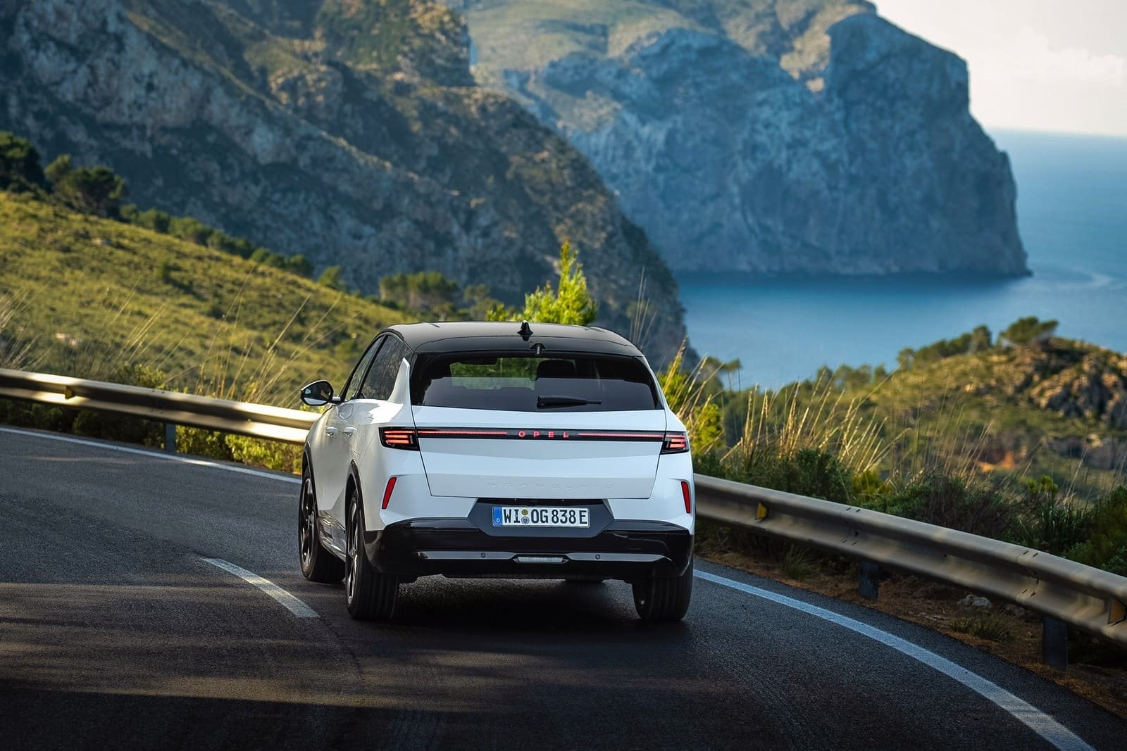 2025 - OPEL GRANDLAND PHEV WHITE, foto 11