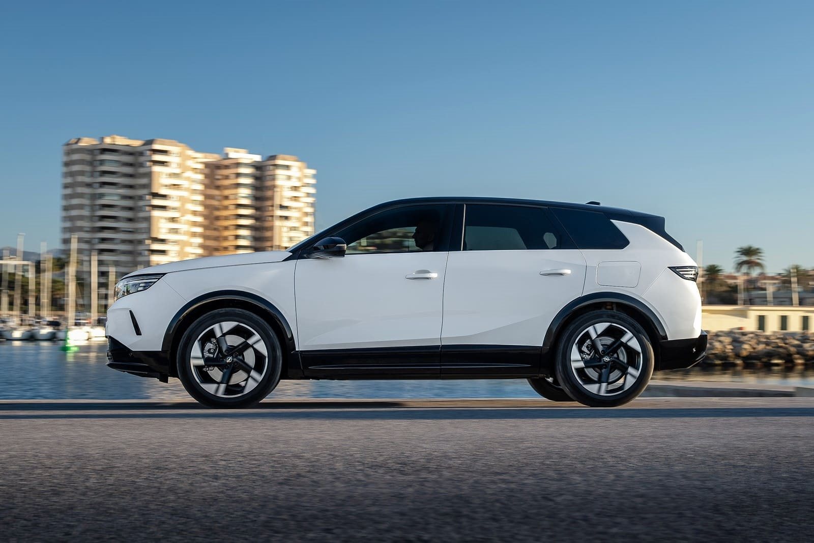 2025 - OPEL GRANDLAND PHEV WHITE, foto 20