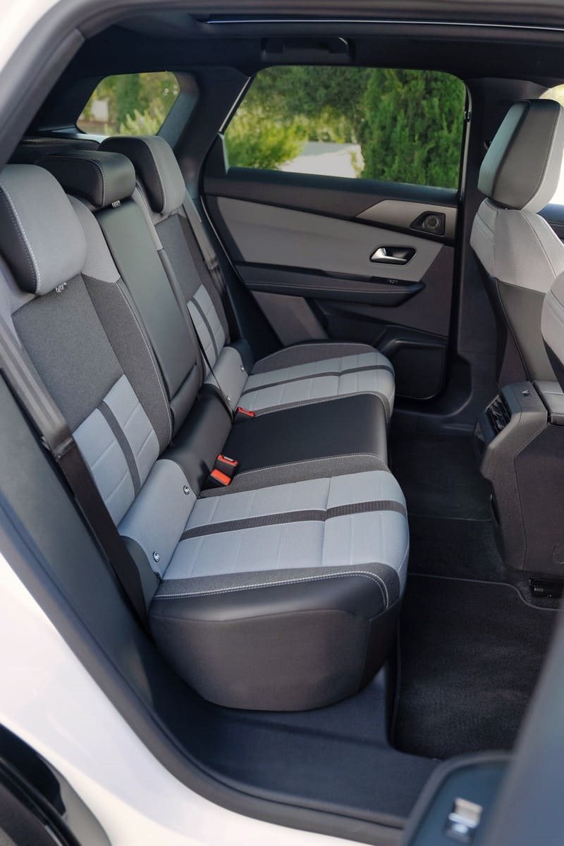2025 - OPEL GRANDLAND PHEV WHITE, foto 36