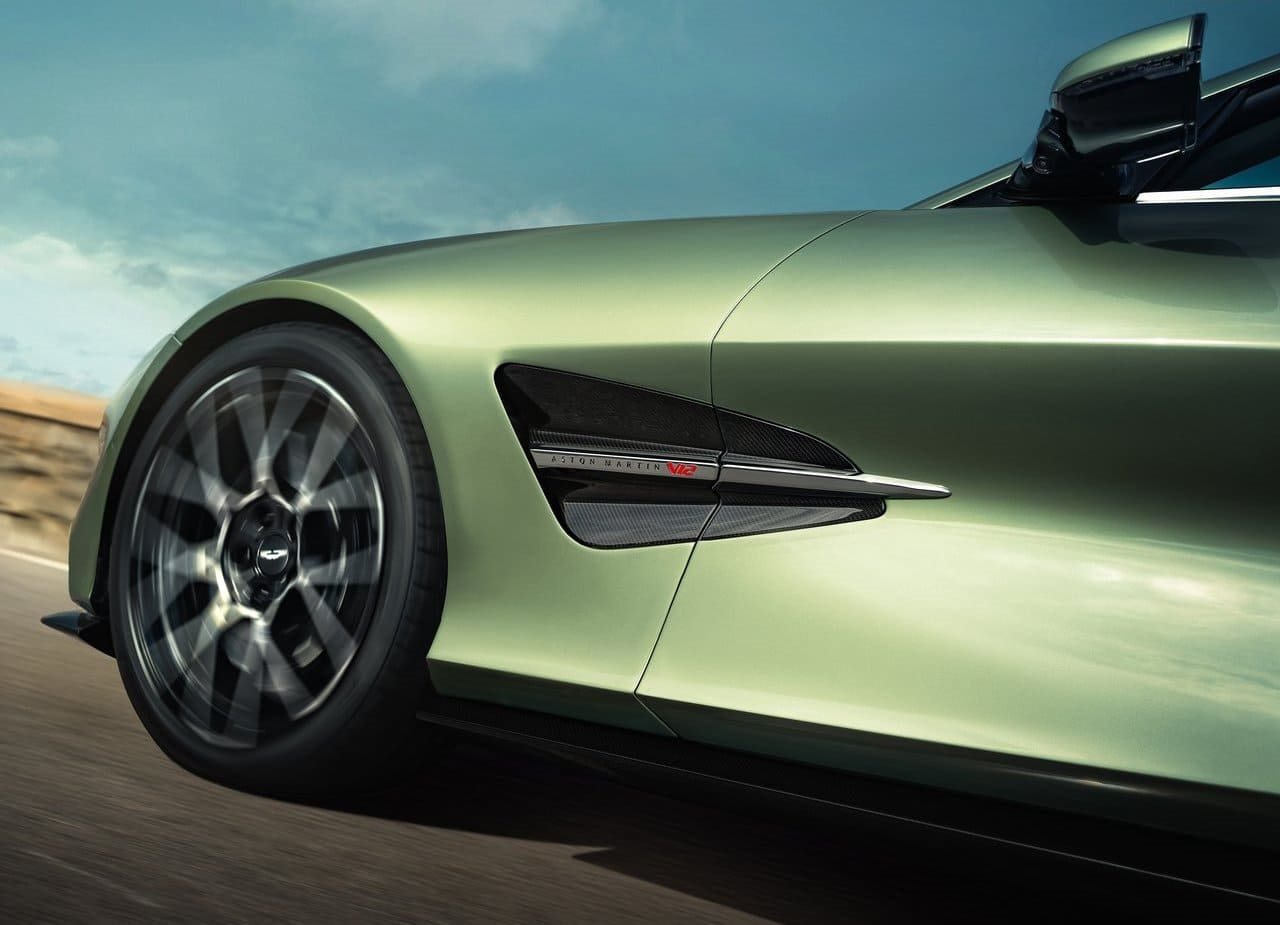2026 - ASTON MARTIN VANQUISH VOLANTE, foto 22