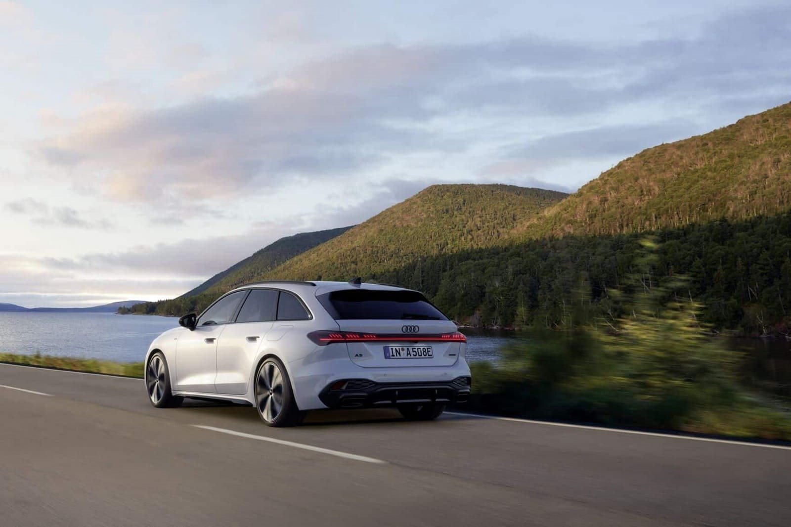 2025 - AUDI A5 E-HYBRID QUATTRO, foto 2