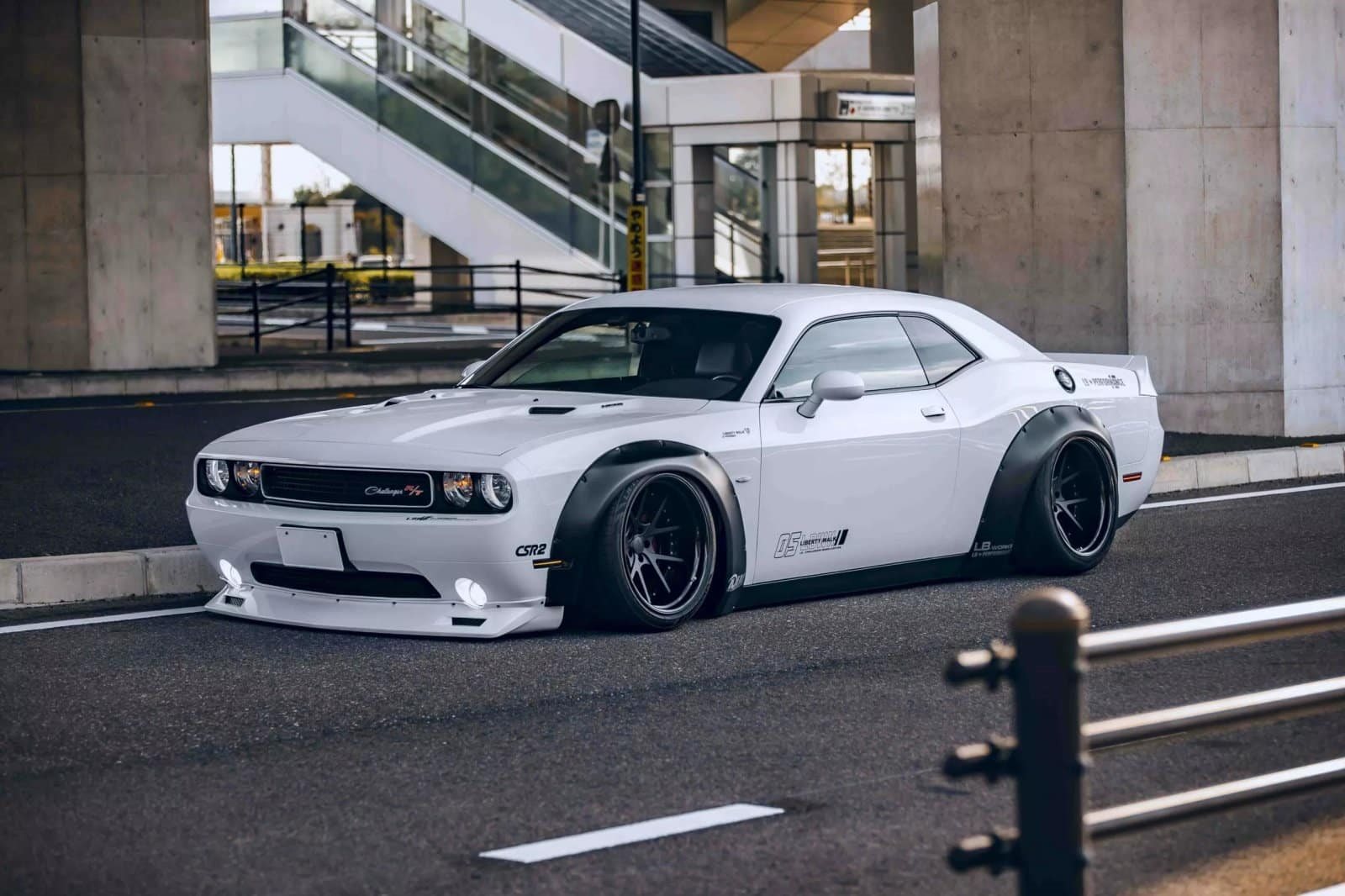 DODGE CHALLENGER BY LIBERTY WALK, foto 2