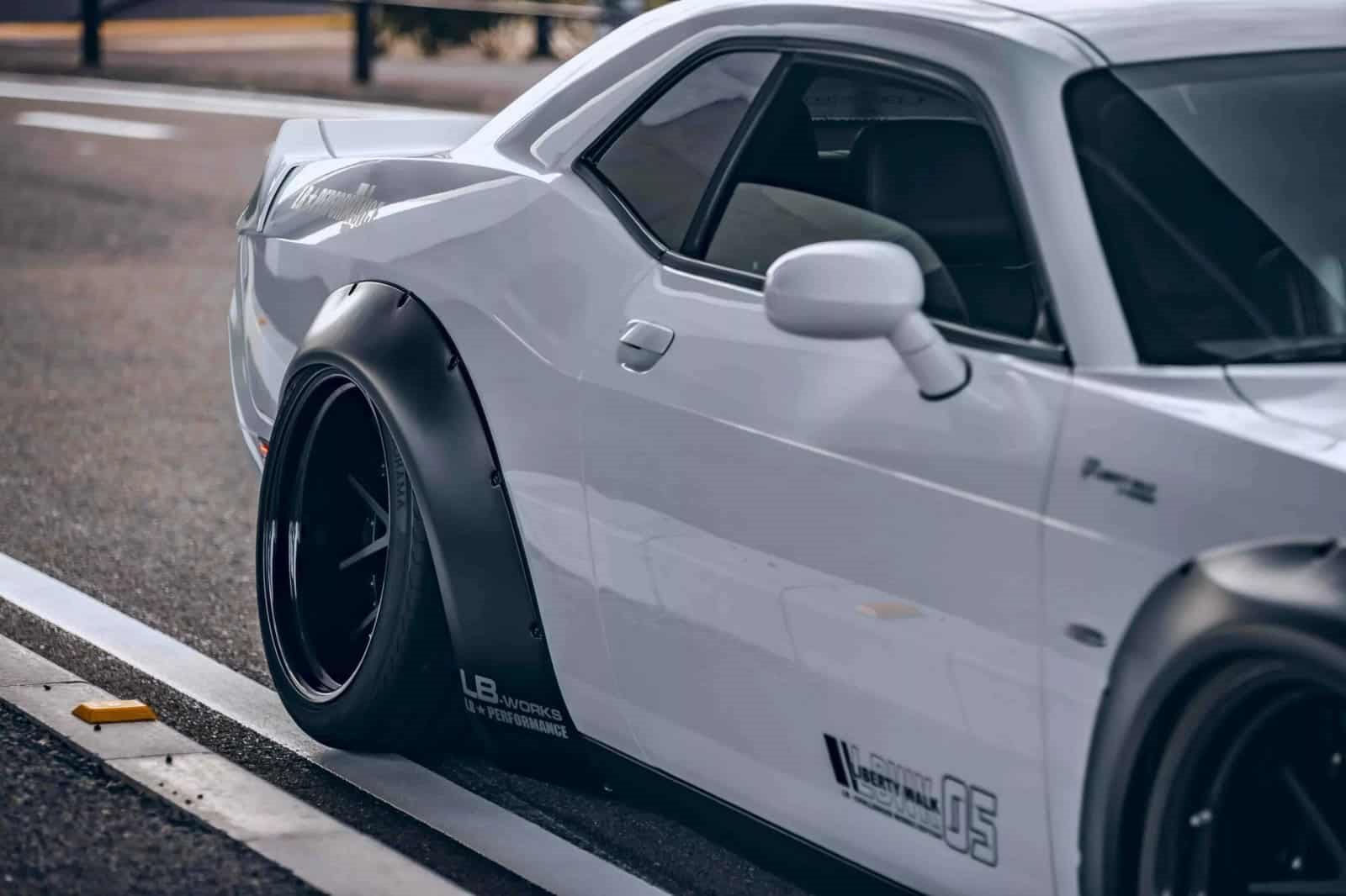 DODGE CHALLENGER BY LIBERTY WALK, foto 5