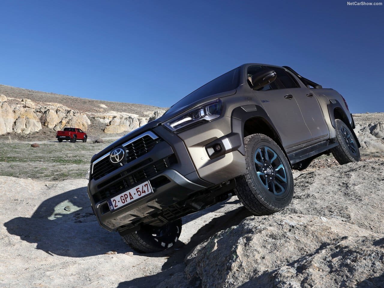 TOYOTA HILUX HYBRID 48V, foto 2