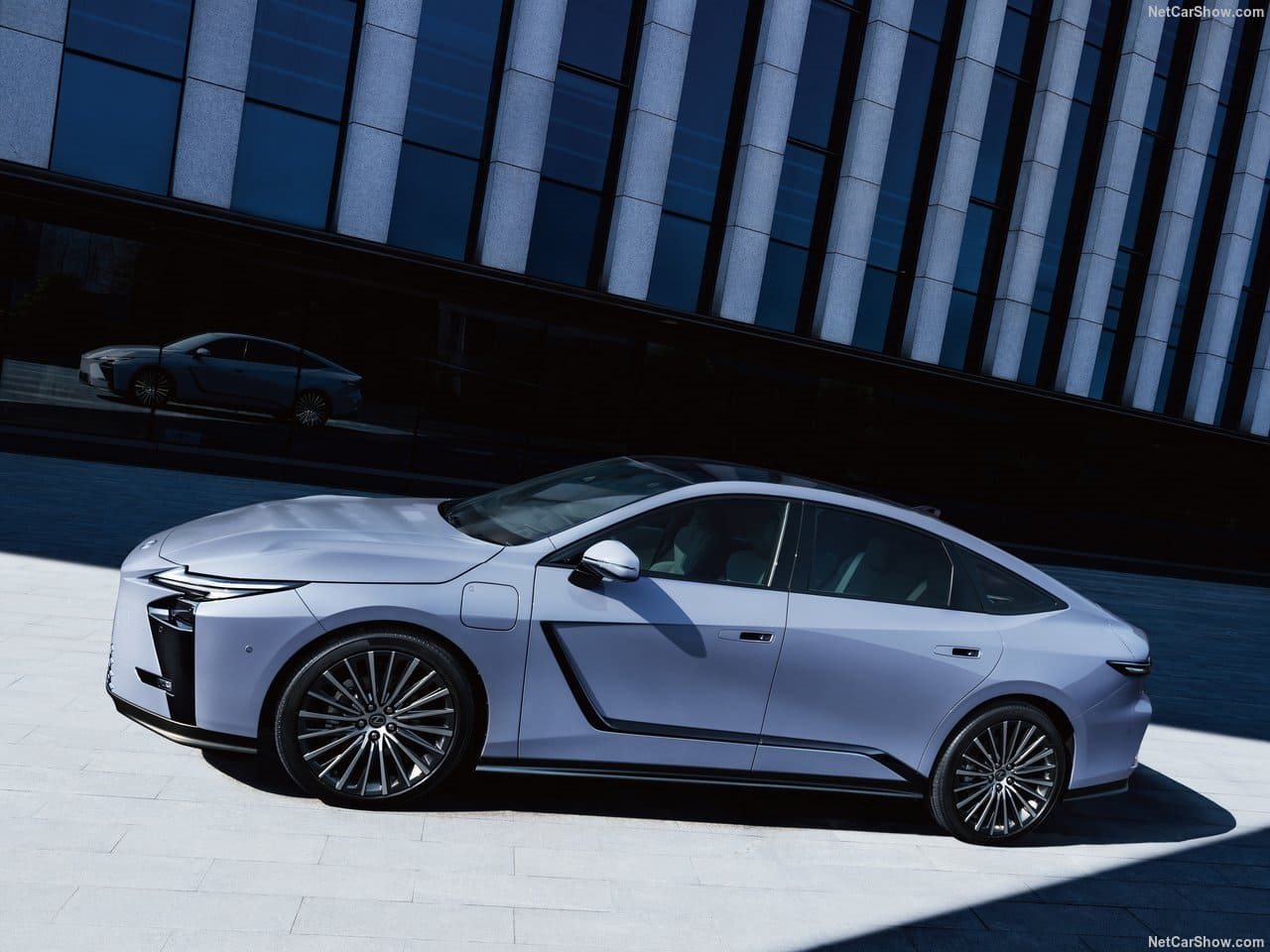 LEXUS ES, foto 4