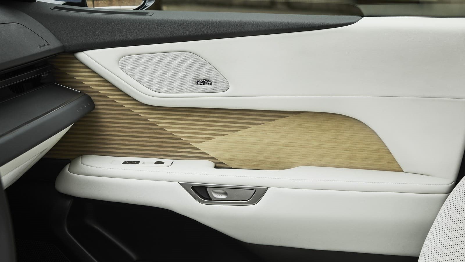 LEXUS ES, foto 112