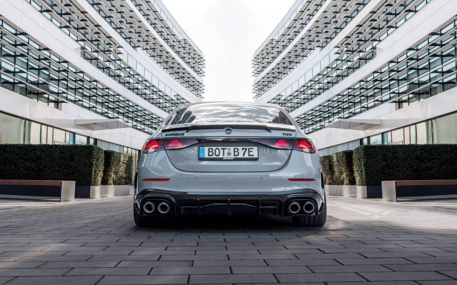 2025 - MERCEDES-AMG E 53 HYBRID BRABUS 700, foto 5