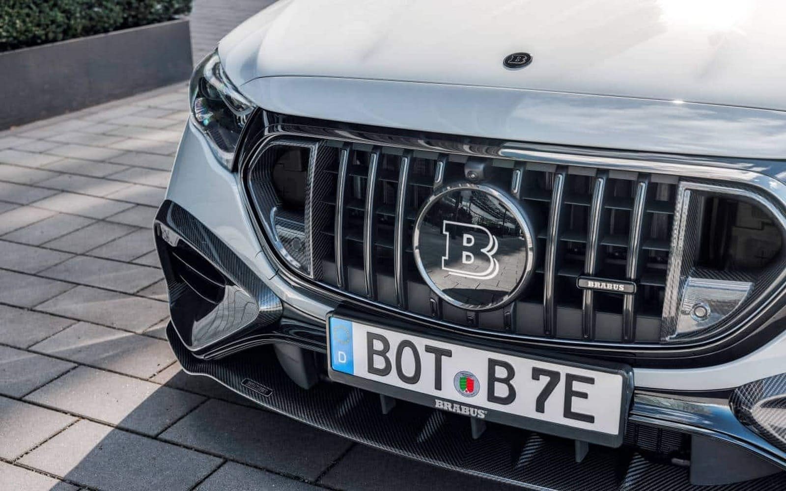 2025 - MERCEDES-AMG E 53 HYBRID BRABUS 700, foto 13