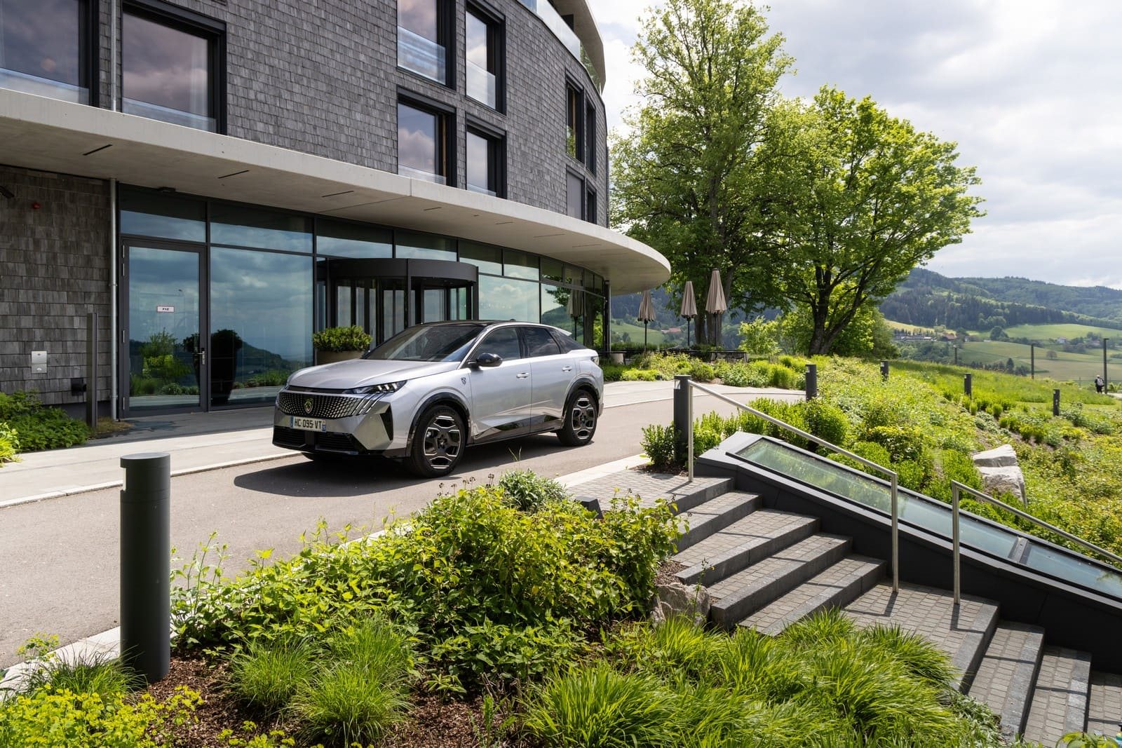 2025 - PEUGEOT E-3008 DUAL MOTOR ARTENSE GREY, foto 3