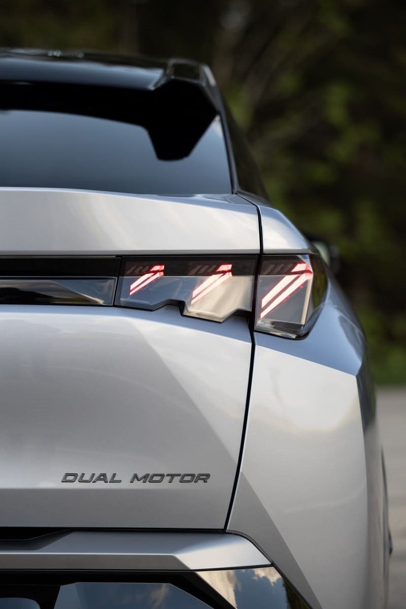 2025 - PEUGEOT E-3008 DUAL MOTOR ARTENSE GREY, foto 38