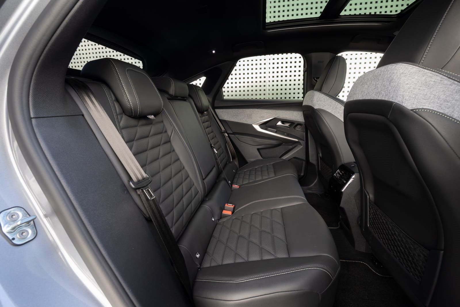 2025 - PEUGEOT E-3008 DUAL MOTOR ARTENSE GREY, foto 66