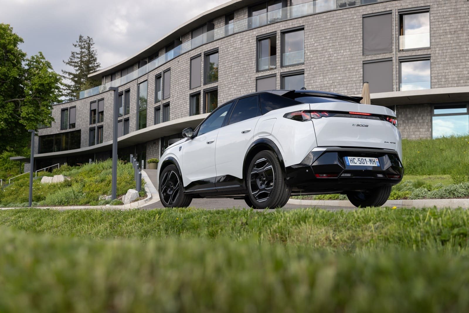 2025 - PEUGEOT E-3008 DUAL MOTOR OKENITE WHITE, foto 6