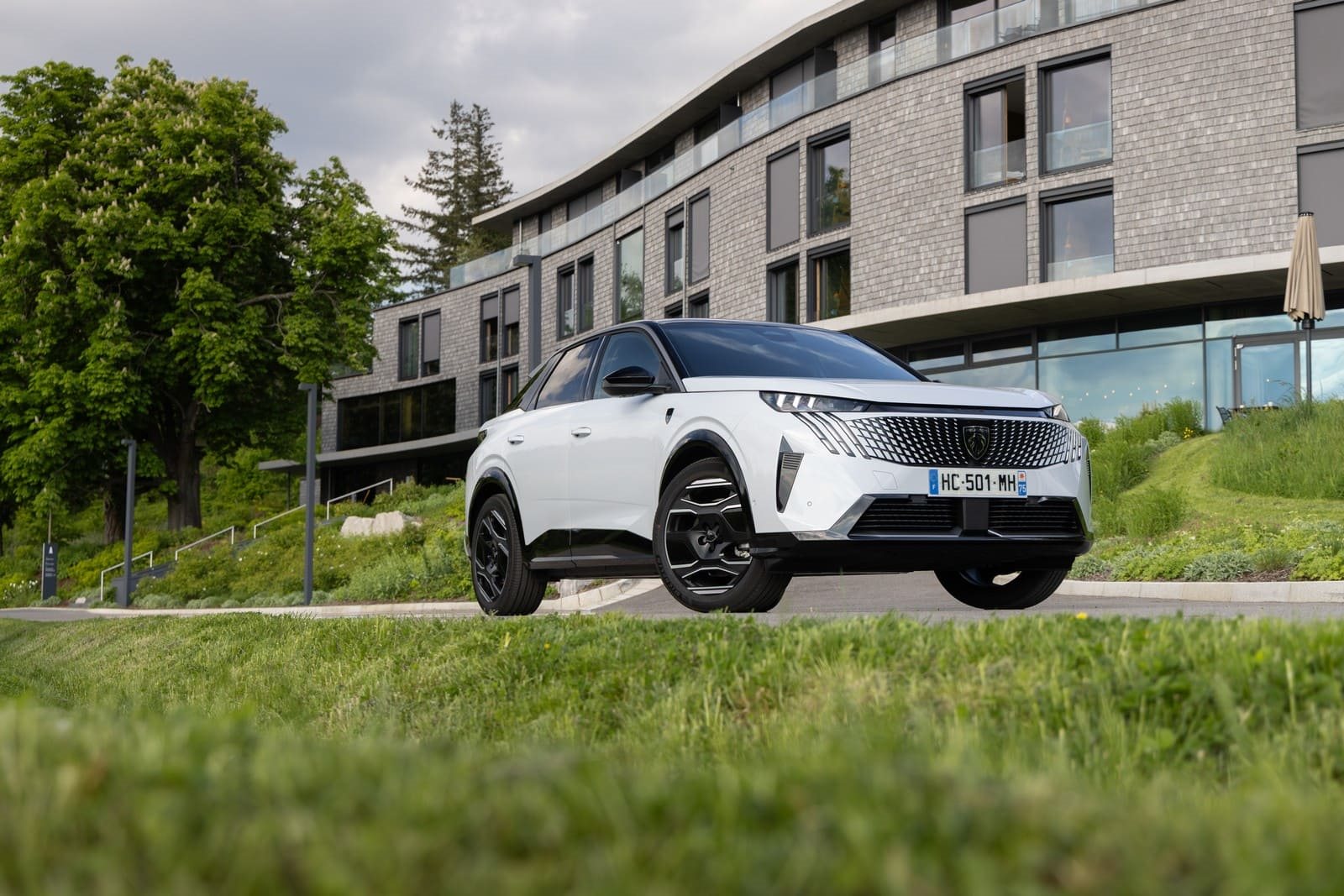 2025 - PEUGEOT E-3008 DUAL MOTOR OKENITE WHITE, foto 7