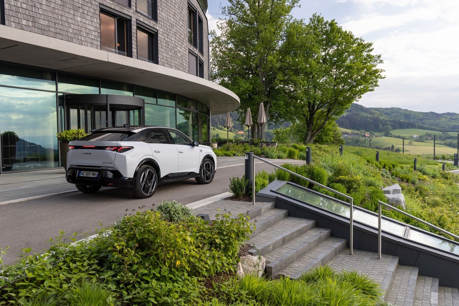2025 - PEUGEOT E-3008 DUAL MOTOR OKENITE WHITE, foto 12