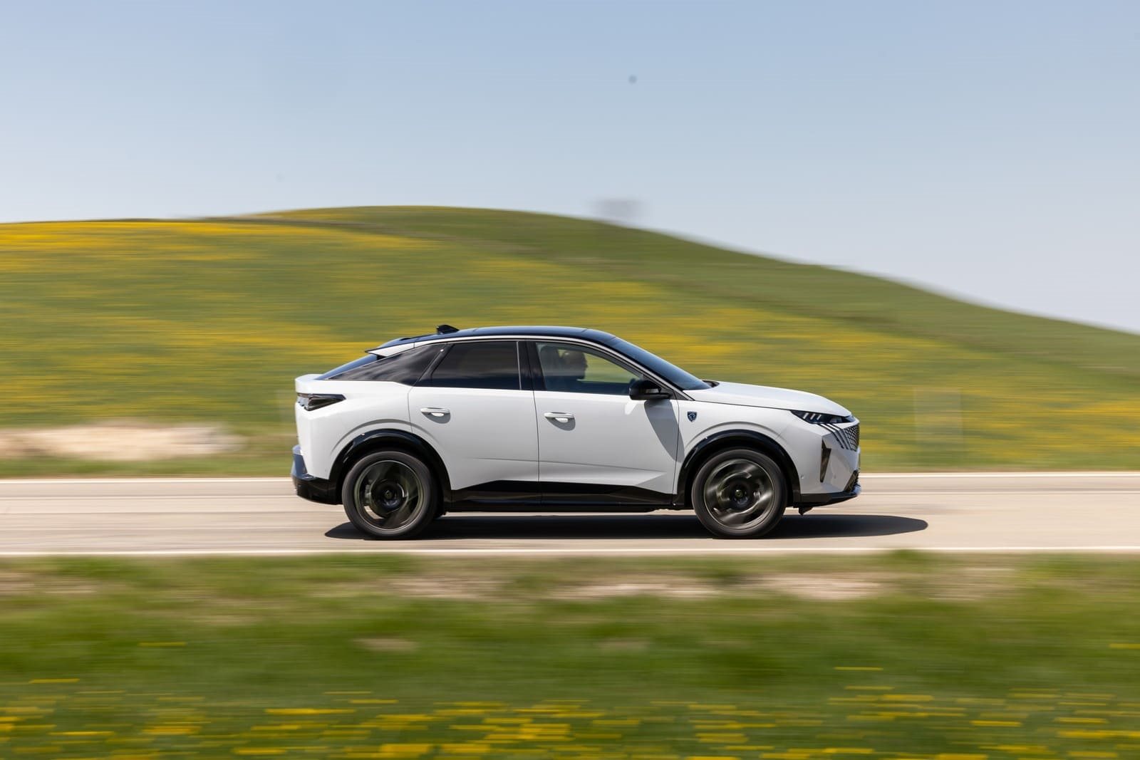 2025 - PEUGEOT E-3008 DUAL MOTOR OKENITE WHITE, foto 25