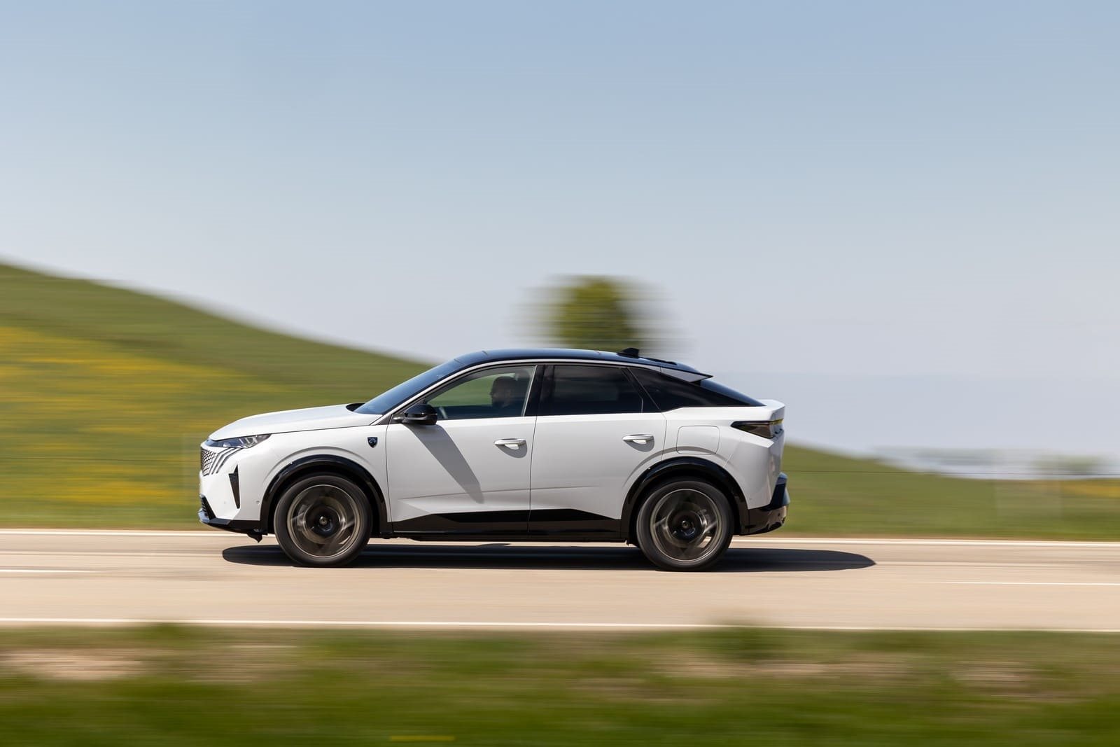 2025 - PEUGEOT E-3008 DUAL MOTOR OKENITE WHITE, foto 26