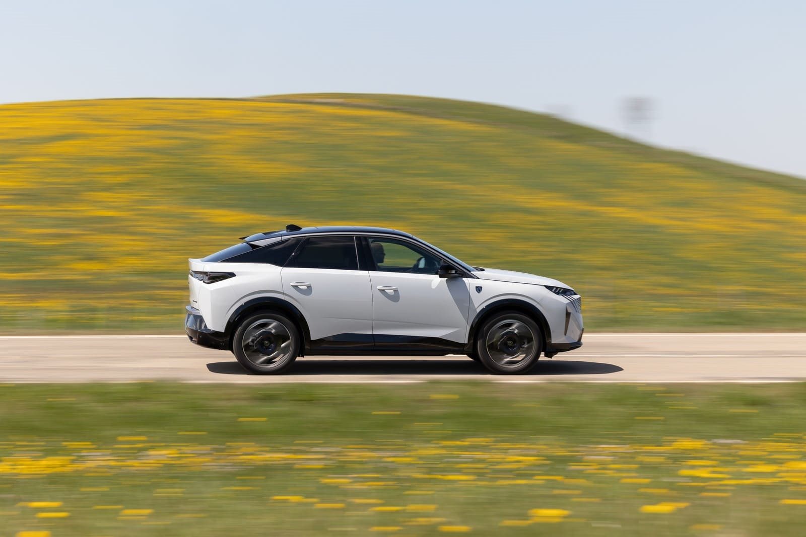 2025 - PEUGEOT E-3008 DUAL MOTOR OKENITE WHITE, foto 28