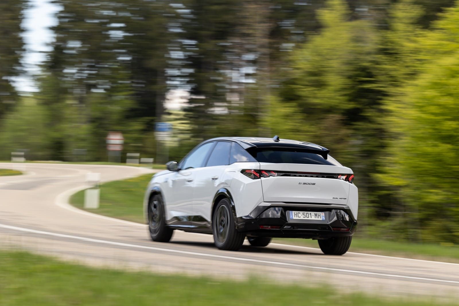 2025 - PEUGEOT E-3008 DUAL MOTOR OKENITE WHITE, foto 37